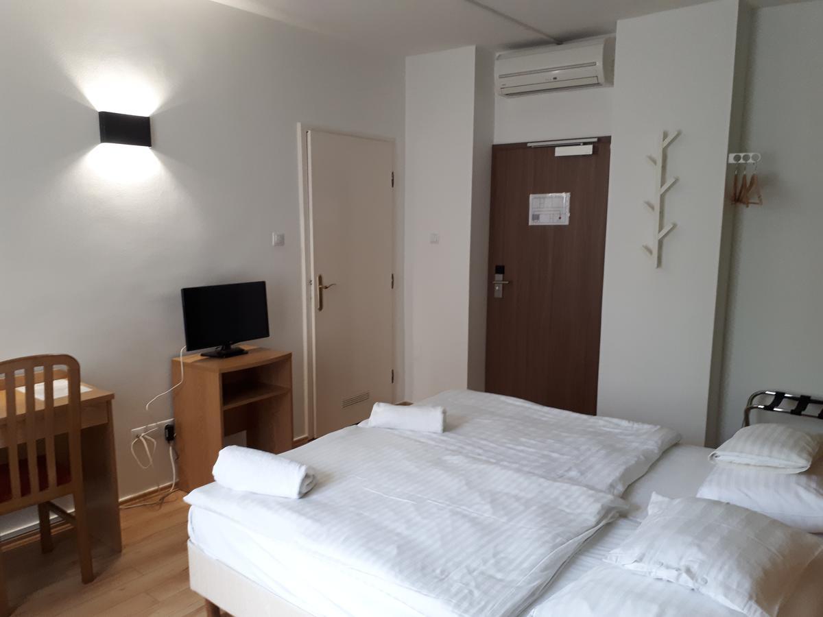 Hotel Matrix Seghedin Exterior foto